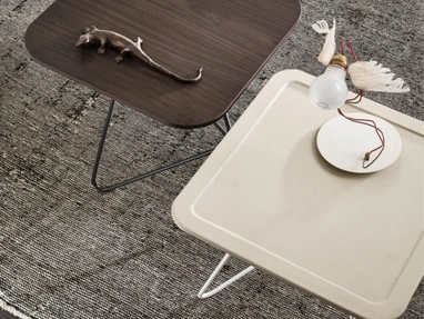 Tavolino Capitol con piano in essenza o ecopelle di Maronese