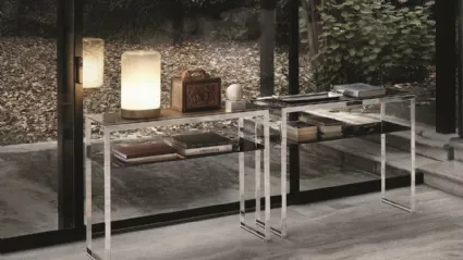 Lampada da tavolo Pop in vetro sfumato bianco con base in acciaio laccato di Bontempi