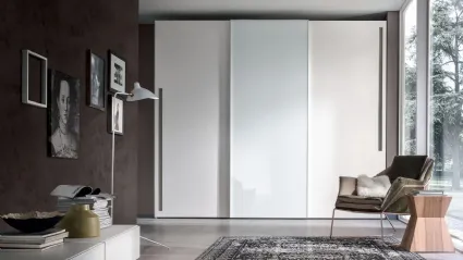 Armadio con ante scorrevoli in legno laccato e laccato lucido Comp 316 di Mobilgam