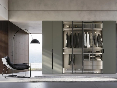 Armadio con ante battenti Comp N22 in laccato e vetro di Mobilgam