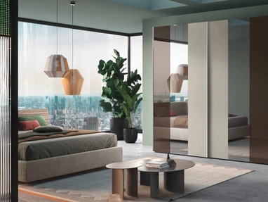 Armadio con ante scorrevoli in nobilitato e vetro Kappa di Adriatica