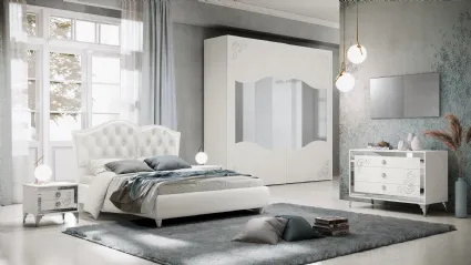 Armadio Miral con ante scorrevoli in frassino e specchio di Adriatica