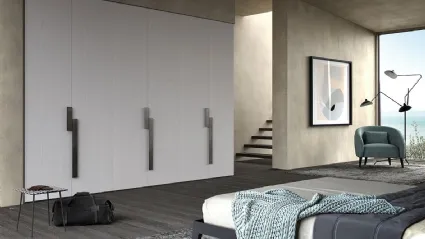 Armadio con ante battenti Comp 356 in frassino laccato ghiaccio di Mobilgam
