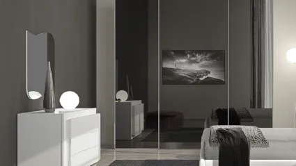 Armadio Riflessi con ante scorrevoli a specchio di Adriatica