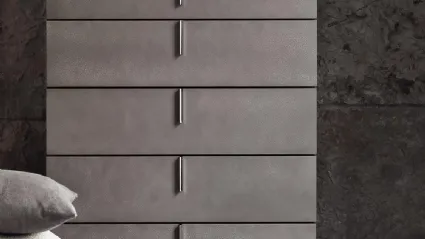 Cassettiera in legno laccato Ari di Flou