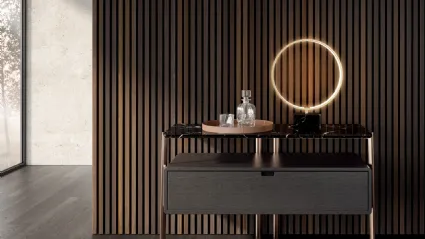 Comò in legno di Rovere tinto nero, top in marmo e struttura in metallo Eros di Misuraemme