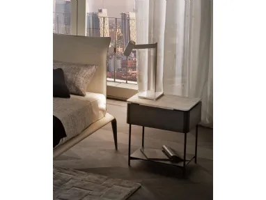 Comodino Lindo in essenza con top in marmo di Misuraemme