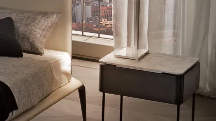 Comodino Lindo in essenza con top in marmo di Misuraemme