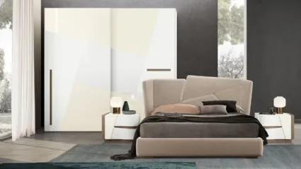 Letto in tessuto con testiera asimmetrica Skema di Adriatica