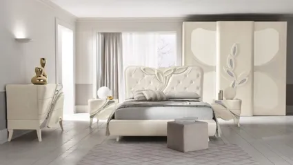 Letto con testiera imbottita e particolare in legno laccato Sophie di Adriatica