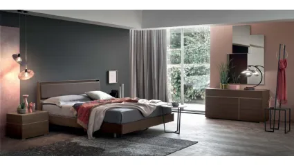 Letto Aida con struttura in Rovere Thea e inserto imbottito e rivestito in ecopelle di Maronese Acf