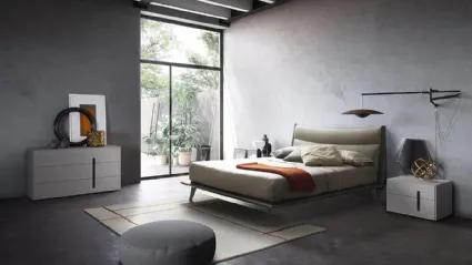 Letto in legno con testiera rivestita in ecopelle imbottita Sail di Mobilgam