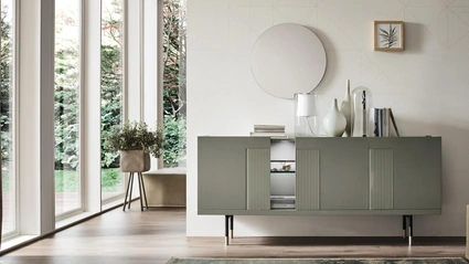 Madia Aura Glass in laccato con inserti decorativi di Maronese