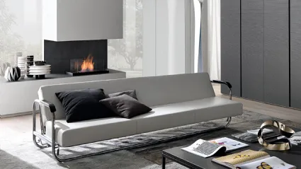 Divano Letto di design AA1 in tessuto con struttura in tubolare di acciaio cromato e braccioli in legno massello di Misuraemme