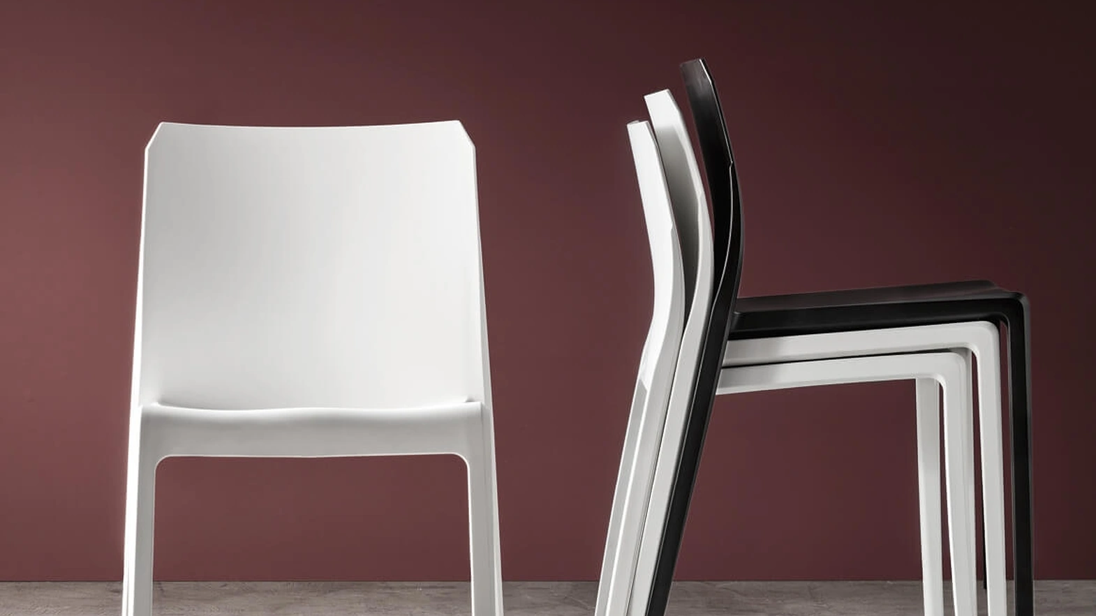 Sedia impilabile in polipropilene Clelia di Maronese