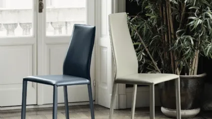 Sedia Dalila completamente rivestita in cuoio di Bontempi