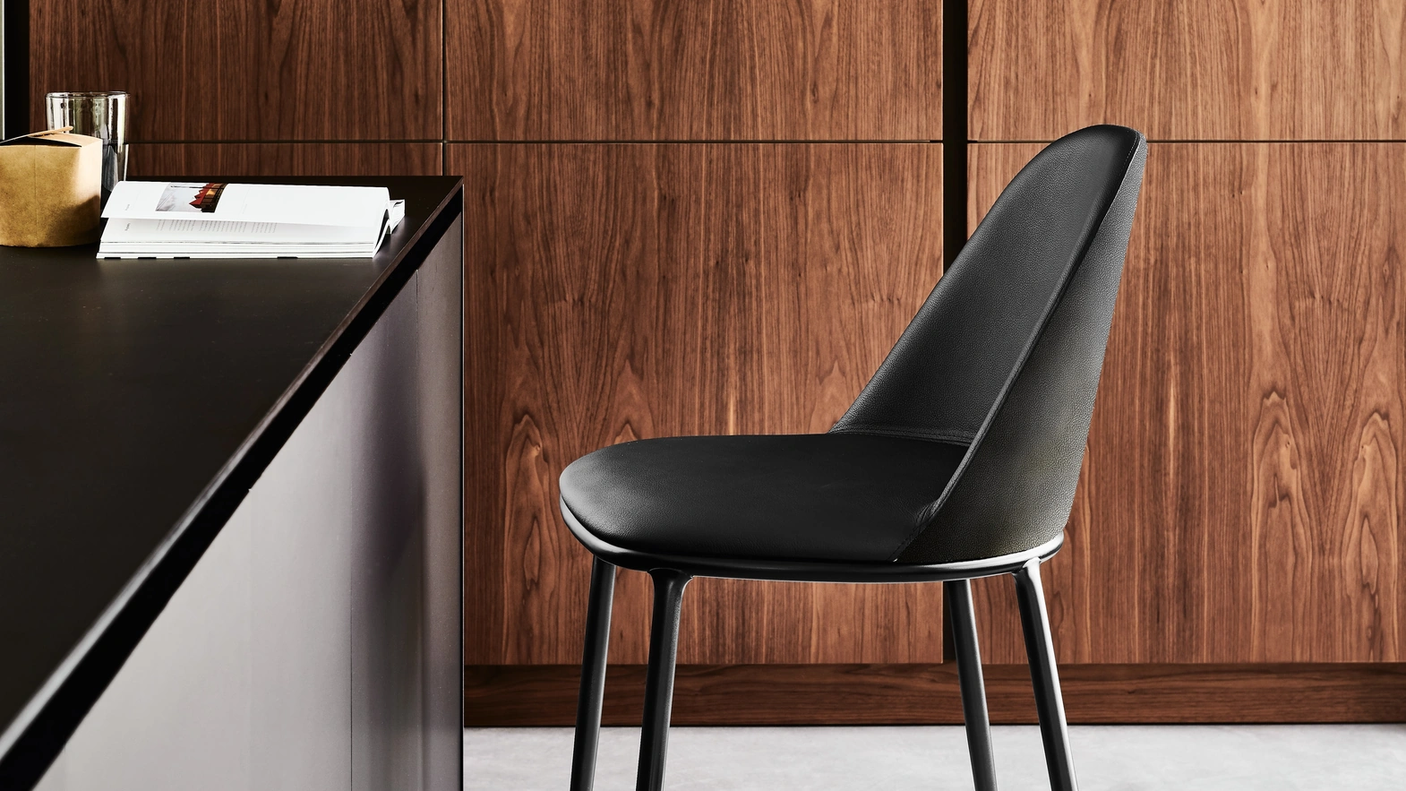 Sgabello in pelle Lea Deluxe di Midj