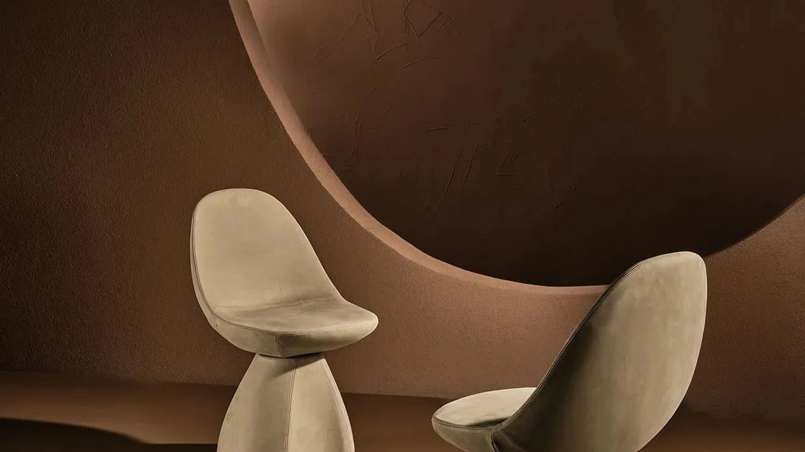 Sedia Nest rivestita in Nabuk di Nature Design