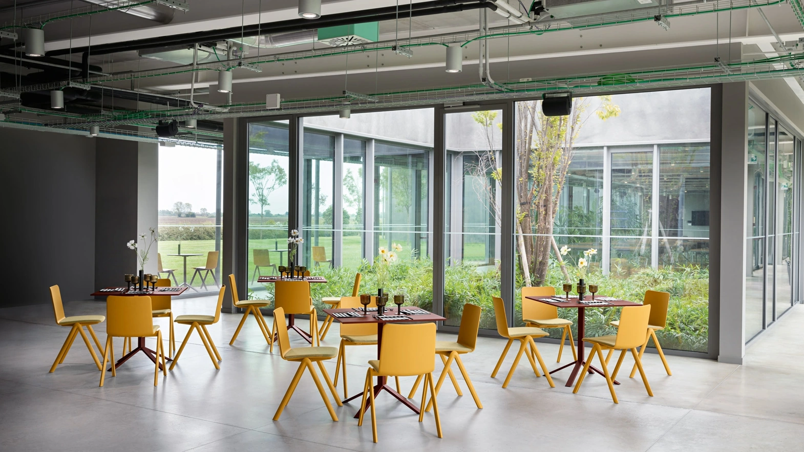 Sedia impilabile Stack di Midj