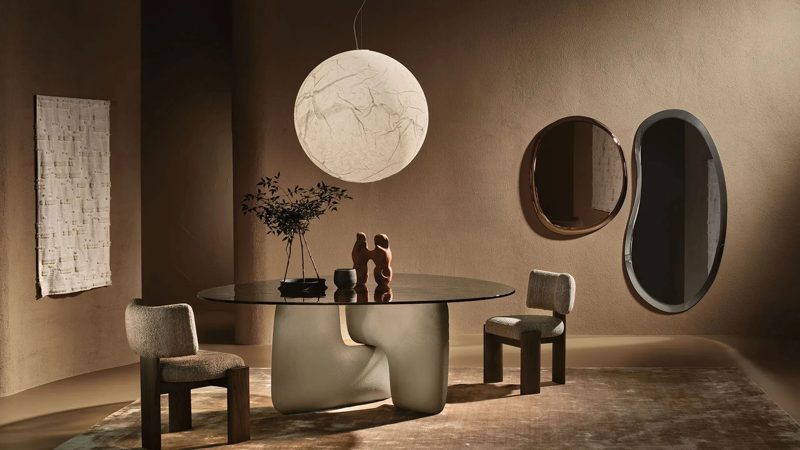 Tavolo Clay in vetro con base in ceramica di Nature Design