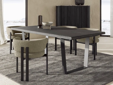 Tavolo Cocoon Allungabile in legno secolare Nero di Nature Design