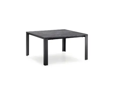 Tavolo Allungabile Marcopolo con top in cristalceramica e base in metallo verniciato di Midj