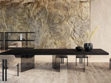 Tavolo Harvest Murano con top in frassino nero e base in vetro di Nature Design