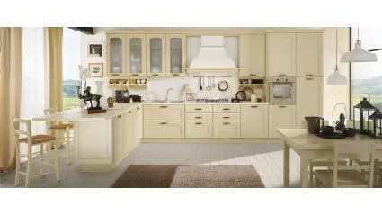 Cucina Classica con penisola Memory Panna in legno laccato satinato di Evo Cucine