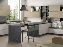 Cucina Moderna con penisola Carima finitura Rovere nodato chiaro e Nocciola opaco di Evo Cucine