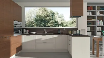 Cucina Moderna con penisola bicolore in laccato bianco opaco e legno naturale Melograno composizione 5 di Le Fablier