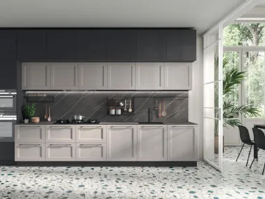 Cucina su misura lineare Old Line 01 in Frassino laccato decapè Argilla di Astra