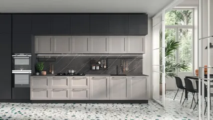 Cucina su misura lineare Old Line 01 in Frassino laccato decapè Argilla di Astra